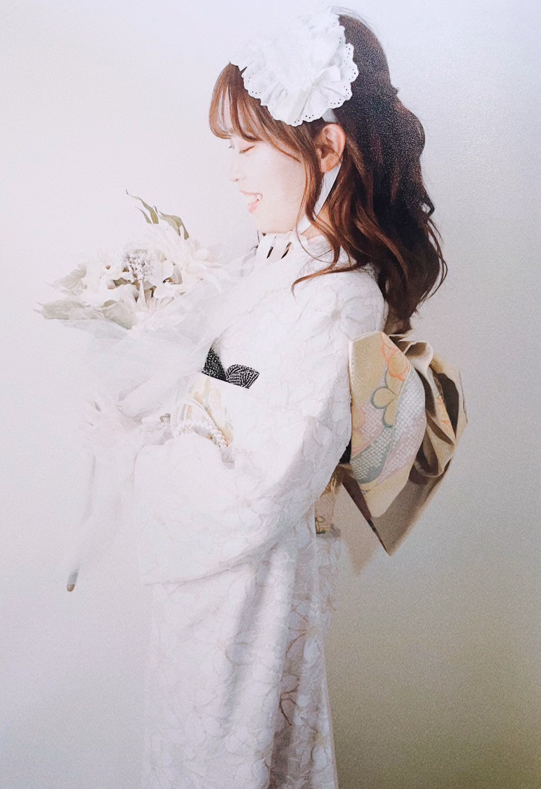 成人式 白い振袖の着付けとヘアメイク